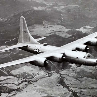 Flight Manual for the Consolidated B-32 Dominator