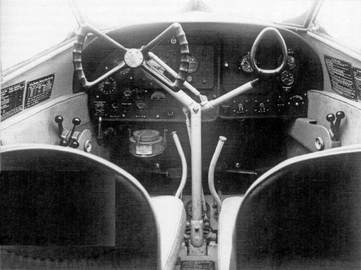 Flight Manual Pilots Notes for the De Havilland DH90 Dragonfly