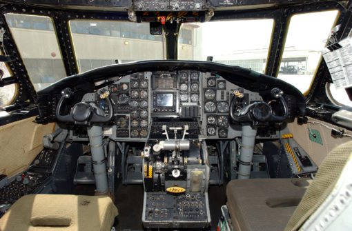 Flight Manual for the Grumman C-2A Greyhound