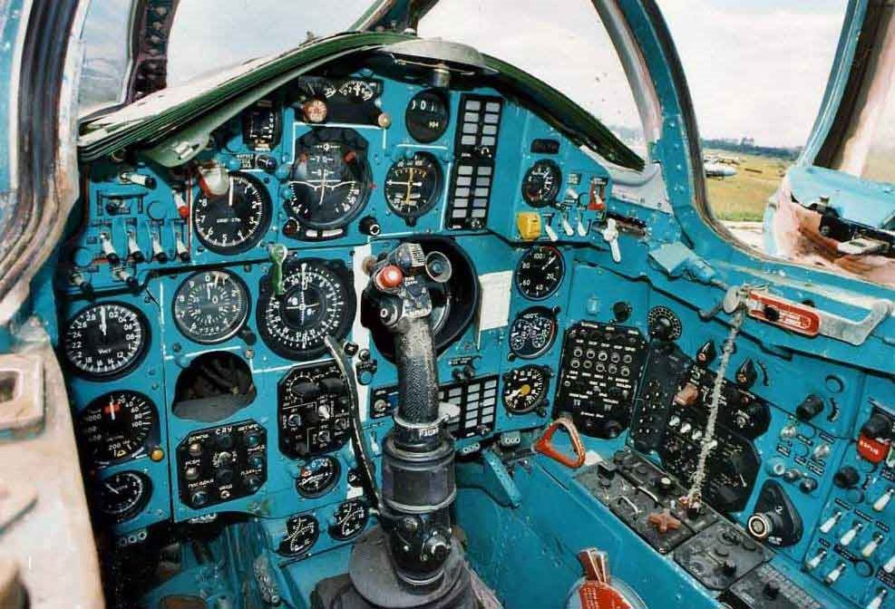Flight Manual for the MIG-25 Foxbat